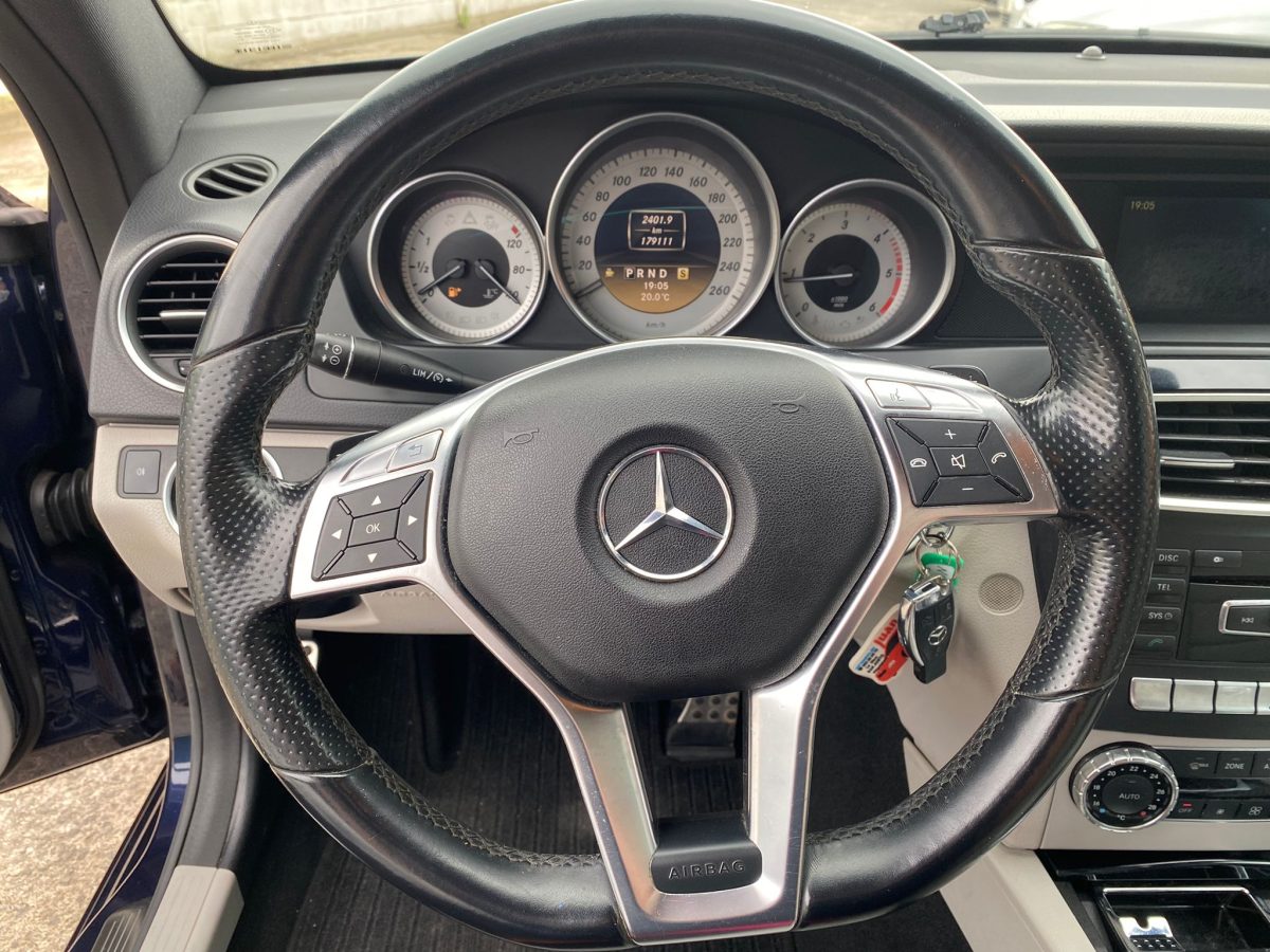 Consola Mercedes C250
